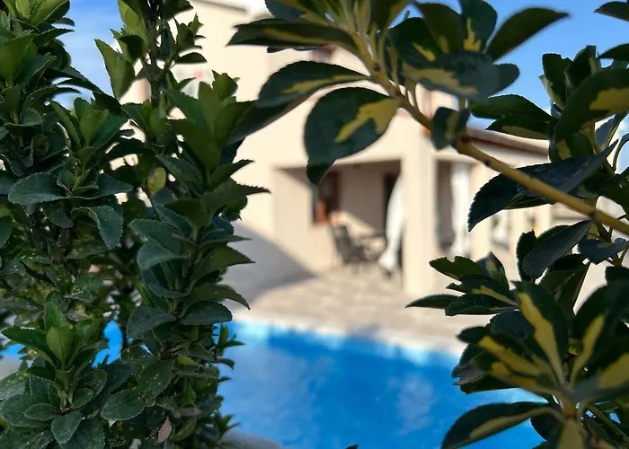 Villa Kamia With Private Heated Pool And Electric Vehicle Adapter
