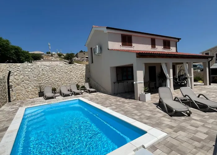 Villa Kamia With Private Heated Pool And Electric Vehicle Adapter