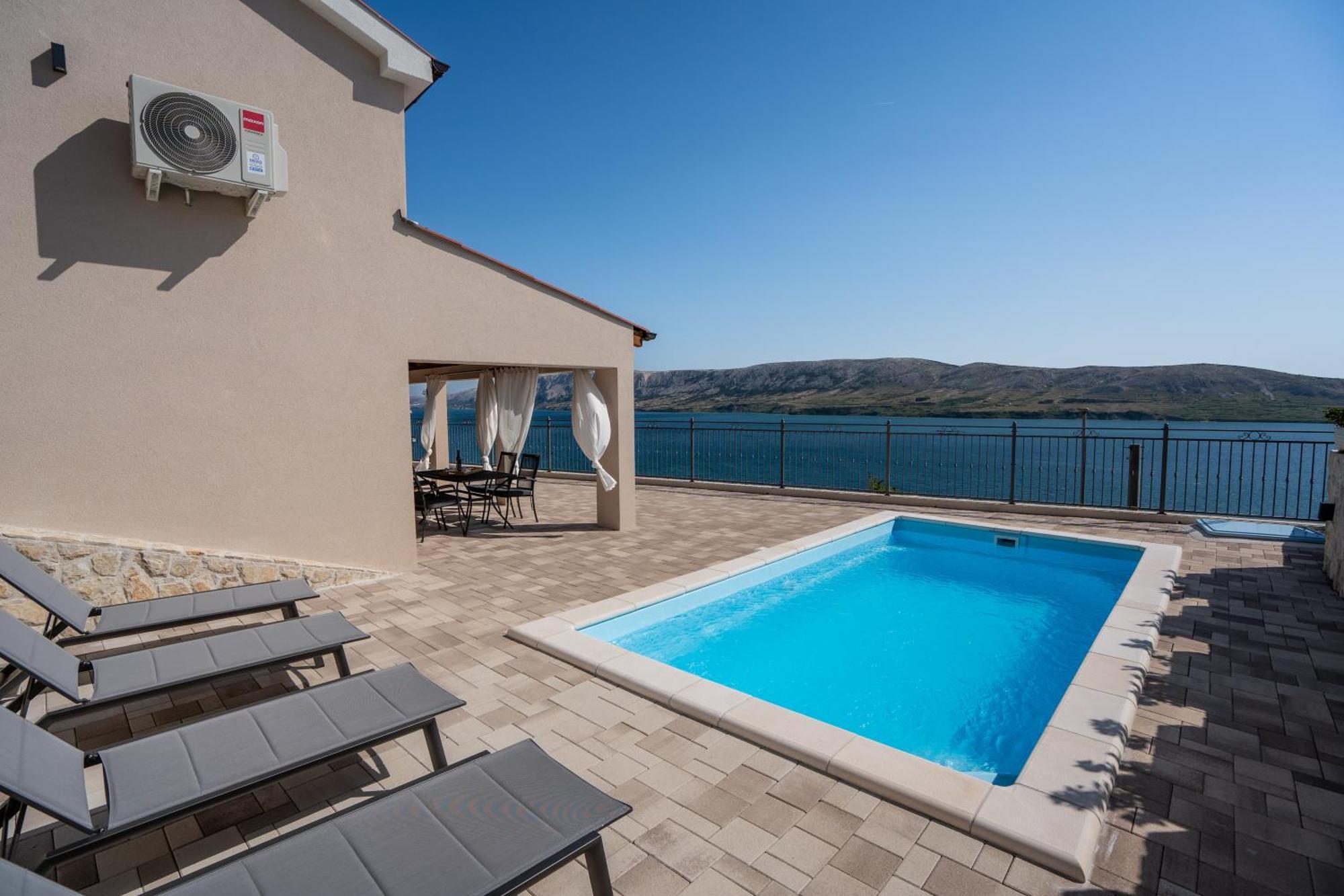Villa Kamia With Private Heated Pool And Electric Vehicle Adapter *