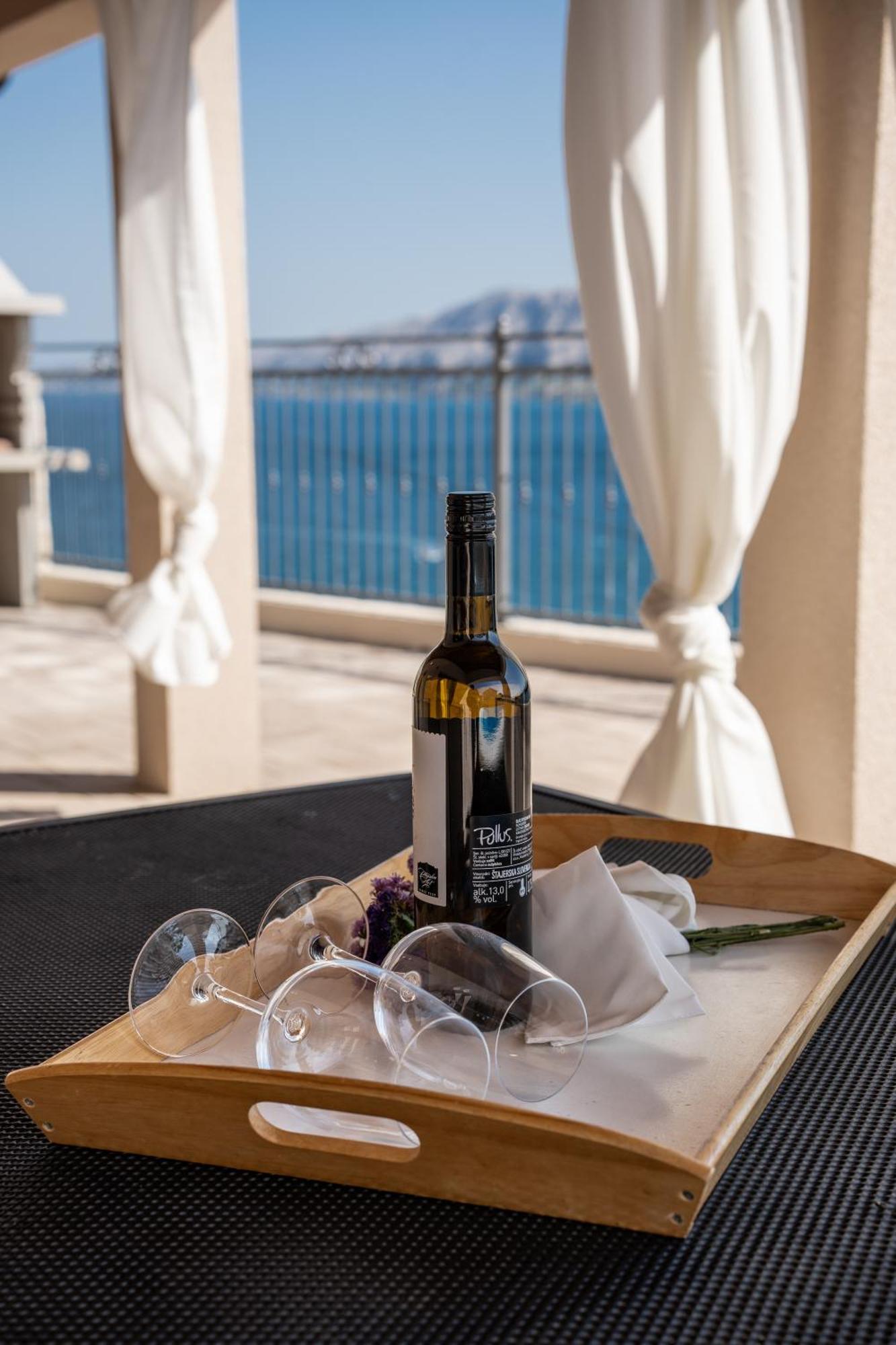 Kamia With Private Heated Pool And Electric Vehicle Adapter Villa
