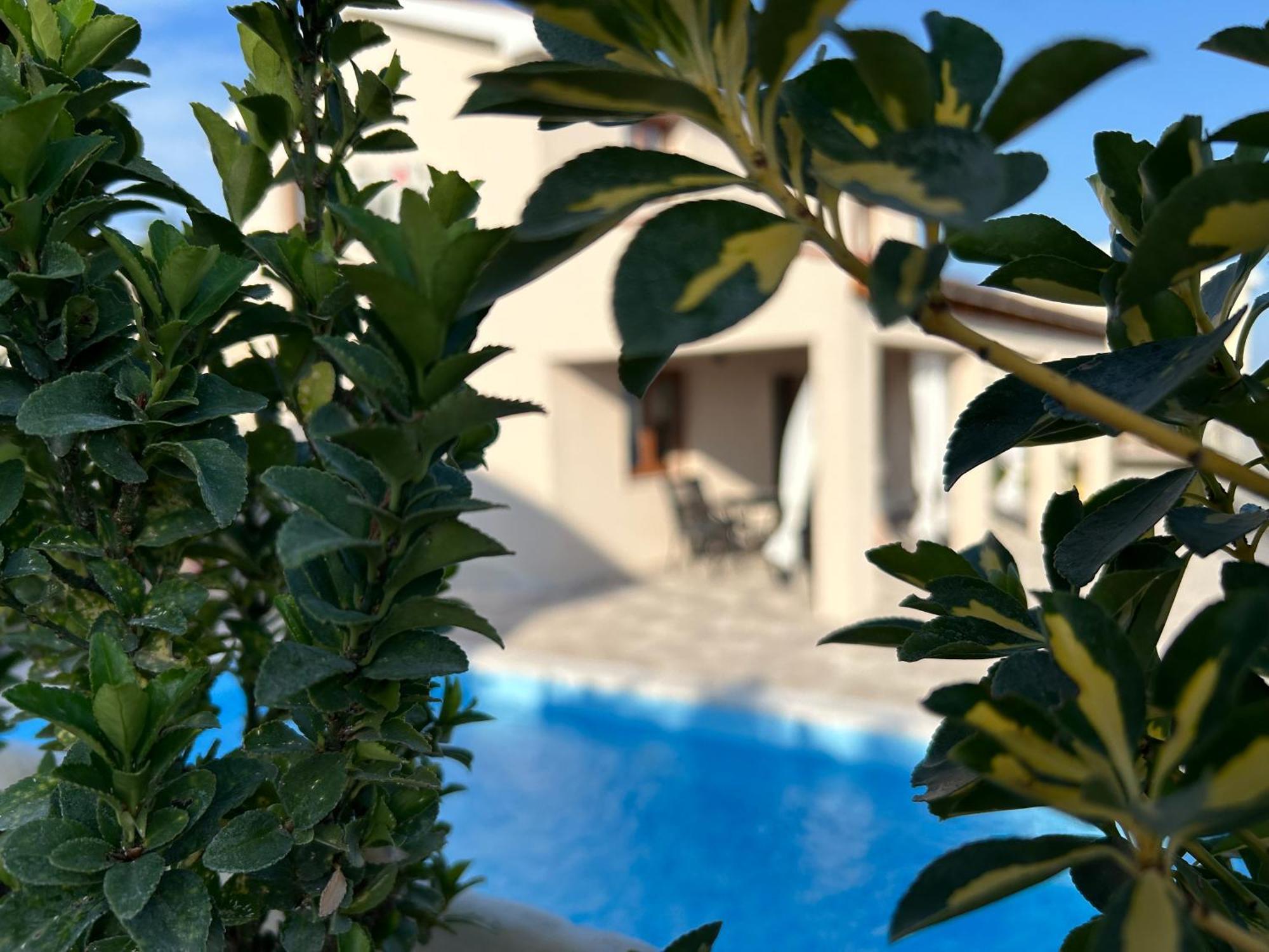 Kamia With Private Heated Pool And Electric Vehicle Adapter